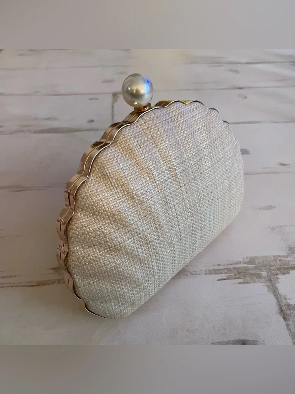 Shiraleah Ariel Minaudiere Seashell Clutch Neutral - Picture 2 of 10